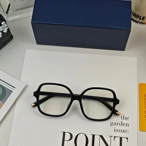 Louis Vuitton Brown Oversized Sunglasses - Picture 5 of 13